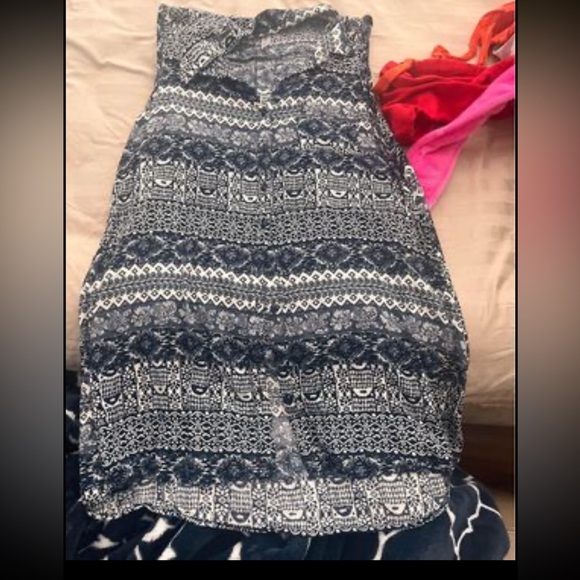 Sleeveless Collared Shirt🐚 2 for $15 - Picture 2 of 2